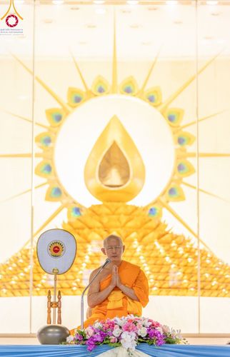 ภาพ No.92092:พิธีตักบาตร ในวันทอดกฐินสามัคคี ประจำปีพุทธศักราช 2566 วันอาทิตย์ต้นเดือนที่ 5 พฤศจิกายน พ.ศ. 2566 ณ สภาธรรมกายสากล วัดพระธรรมกาย จ.ปทุมธานี