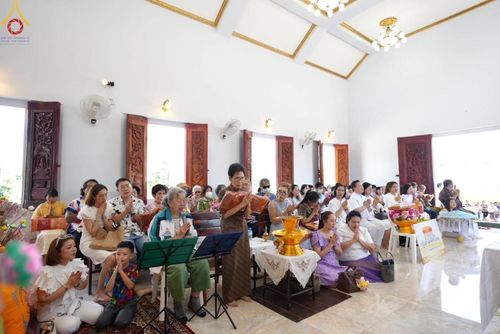 ภาพ No.167182:พิธีทอดกฐิน ณ วัดป่าสวนพฤกษชาติ ต.ทุ่งโพธิ์ อ.นาดี จ.ปราจีนบุรี ในโครงการกฐินสามัคคีทั่วไทย 30,000 วัด บูชาธรรม 80 ปี หลวงพ่อธัมมชโย โดยคณะศิษยานุศิษย์วัดพระธรรมกาย วันที่ 24 ตุลาคม พ.ศ. 2567