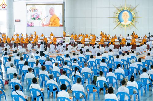 ภาพ No.234821:วันศุกร์ที่ 25 กรกฎาคม พ.ศ. 2568 (วันพระ แรม 15 ค่ำ เดือน 8) พิธีบุพเปตพลี ครั้งที่ 167 ร่วมอุทิศบุญแด่หมู่ญาติที่ล่วงลับไปแล้ว และสืบทอดอายุพระพุทธศาสนา ณ หอฉันคุณยายอาจารย์ฯ วัดพระธรรมกาย