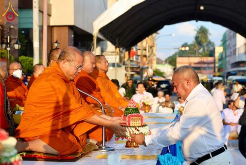 ภาพ No.147846:มหาสังฆทานครั้งยิ่งใหญ่ ตักบาตรพระ 10,000 รูป คณะสงฆ์ 4 ประเทศ 14 จังหวัดภาคใต้ วันอาทิตย์ที่ 11 สิงหาคม พ.ศ. 2567 ณ นิพัทธ์อุทิศ 3 ใจกลางนครหาดใหญ่ จ.สงขลา