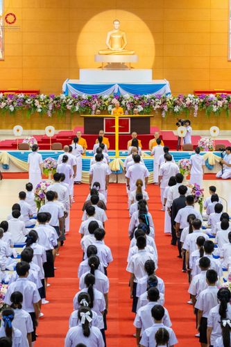 ภาพ No.146070:วันมหารำลึก ครั้งที่ 34 พิธีร่วมรำลึกถึงนักสร้างบารมีที่ล่วงลับไปแล้ว , พิธีสวดพระพุทธมนต์ ณ ห้องแก้วสารพัดนึก 1 วัดพระธรรมกาย วันเสาร์ที่ 27 กรกฎาคม พ.ศ. 2567