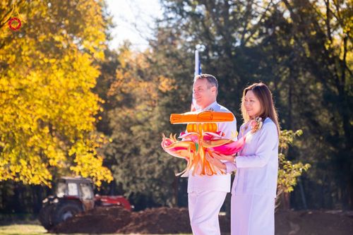 ภาพ No.168140:พิธีทอดกฐินสามัคคี ประจำปี 2567 สร้างอาคารแก้วธรรมชัยรัตนอนันต์ บูชาธรรม 80 ปี หลวงพ่อธัมมชโย ณ วัดพระธรรมกายเทนเนสซี สหรัฐอเมริกา วันอาทิตย์ที่ 20 ตุลาคม พ.ศ. 2567