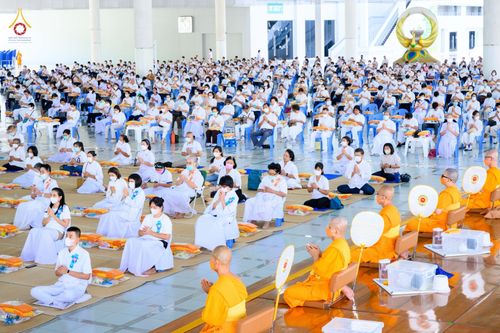 ภาพ No.81076:พิธีบุพเปตพลี ครั้งที่ 135 ร่วมอุทิศบุญแด่หมู่ญาติที่ล่วงลับไปแล้ว และสืบทอดอายุพระพุทธศาสนา วันศุกร์ที่ 19 พฤษภาคม พ.ศ. 2566 (วันพระ แรม 15 ค่ำ เดือน 6) ณ หอฉันคุณยายอาจารย์ วัดพระธรรมกาย