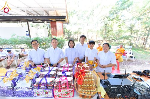 ภาพ No.175556:พิธีถวายมหาสังฆทาน 348 วัด ฉลองครบรอบ 8 ปี ธุดงค์สถานอำนาจเจริญ บูชาธรรม 80 ปี หลวงพ่อธัมมชโย วันที่ 17 พฤศจิกายน พ.ศ. 2567