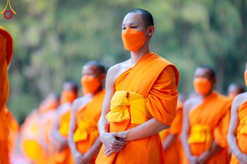 ภาพ No.107097:พิธีจุดประทีปถวายเป็นพุทธบูชา และบูชาธรรมมหาปูชนียาจารย์ ในโครงการธรรมยาตรากตัญญูบูชา มหาปูชนียาจารย์ พระมงคลเทพมุนี(สด จนฺทสโร) พระผู้ปราบมาร  อนุสรณ์สถาน 7 แห่ง ปีที่ 12  วันที่ 6 มกราคม พ.ศ. 2567 ณ อนุสรณ์สถานมหาวิหารพระมงคลเทพมุนี อ.สองพี่น้อง จ.สุพร