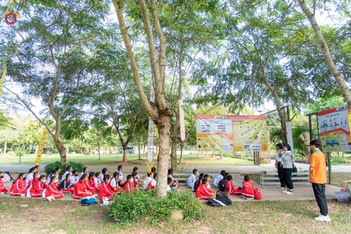 ภาพ No.103437:วันรวมพลังเด็กดี V-Star ผู้นำฟื้นฟูศีลธรรมโลก จังหวัดเชียงรายและจังหวัดพะเยา ณ ศูนย์ปฏิบัติธรรมจังหวัดเชียงราย วันที่ 2 ธันวาคม พ.ศ. 2566