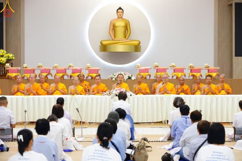 ภาพ No.127745:พิธีถวายภัตตาหารเป็นสังฆทาน แด่คณะพระธรรมยาตราฯ ในโครงการธรรมยาตราอัญเชิญพระบรมสารีริกธาตุ ประดิษฐาน ณ มหารัตนเจดีย์สิริปทุมสวรรค์ อ.บางกล่ำ จ.สงขลา วันที่ 8 มีนาคม พ.ศ. 2567