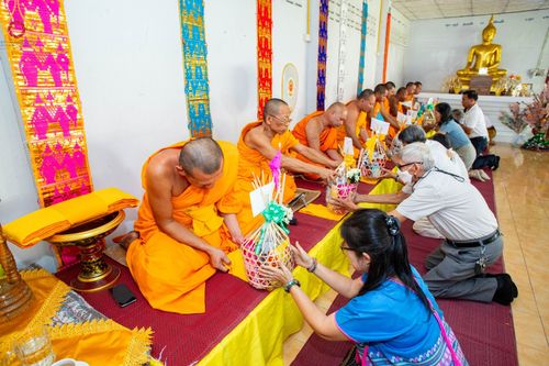 ภาพ No.99180:พิธีทอดกฐินสามัคคีทั่วไทย 5,000 วัด   ณ วัดศรีดงเย็น อ.ทุ่งหัวช้าง จ.ลำพูน วันที่ 22 พฤศจิกายน พ.ศ. 2566