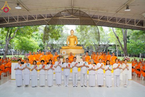 ภาพ No.144262:พิธีตักบาตรพระใหม่  โครงการบรรพชาอุปสมบทหมู่ ธรรมทายาทนานาชาติ (ภาษาจีน) ณ อาคารโถงช้าง วัดพระธรรมกาย วันอาทิตย์ที่ 14 กรกฎาคม พ.ศ. 2567
