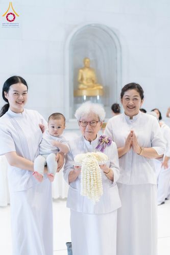 ภาพ No.174327:พิธีทอดกฐินกตัญญูบูชาธรรม ณ ศูนย์ปฏิบัติธรรมพระมงคลเทพมุนี อ.สองพี่น้อง จ.สุพรรณบุรี ในโครงการกฐินสามัคคีทั่วไทย 30,000 วัด บูชาธรรม 80 ปี หลวงพ่อธัมมชโย โดยคณะศิษยานุศิษย์วัดพระธรรมกาย วันที่ 10 พฤศจิกายน พ.ศ. 2567
