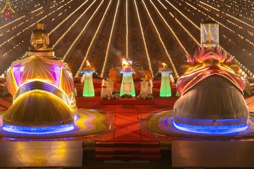 ภาพ No.122200:พิธีจุดประทีปถวายเป็นพุทธบูชา และบูชาธรรมมหาปูชนียาจารย์ พระมงคลเทพมุนี(สด จนฺทสโร) ในโครงการธรรมยาตรา กตัญญูบูชา มหาปูชนียาจารย์ พระมงคลเทพมุนี(สด จนฺทสโร) พระผู้ปราบมาร อนุสรณ์สถาน 7 แห่ง ปีที่ 12 วันที่ 31 มกราคม พ.ศ. 2567 ณ วัดพระธรรมกาย จ.ปทุมธานี (