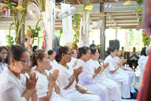 ภาพ No.168860:พิธีทอดกฐิน ณ วัดบ้านน้ำอ้อม จ.บุรีรัมย์ ในโครงการกฐินสามัคคีทั่วไทย 30,000 วัด บูชาธรรม 80 ปี หลวงพ่อธัมมชโย โดยคณะศิษยานุศิษย์วัดพระธรรมกาย วันที่ 23 ตุลาคม พ.ศ. 2567