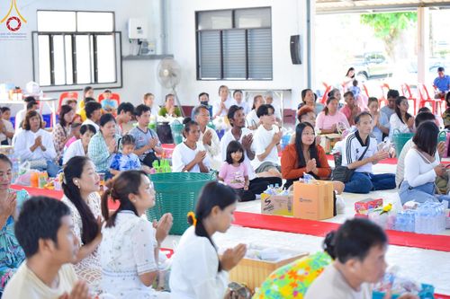 ภาพ No.217540:วันอาทิตย์ที่ 13 เมษายน พ.ศ. 2568 พิธีตักบาตรฉลองสามเณรใหม่ ศูนย์ปฏิบัติธรรมเขาคิชฌกูฏ โครงการบรรพชาสามเณรภาคฤดูร้อน