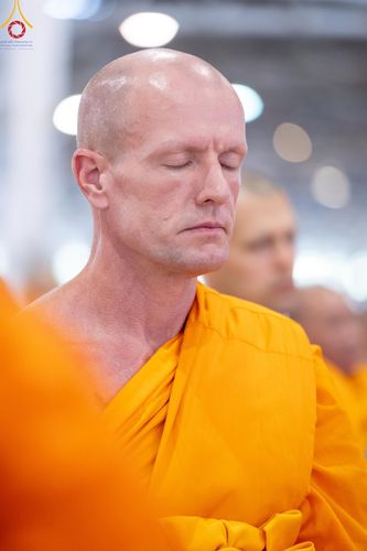 ภาพ No.159139:พิธีบูชาข้าวพระ ในวันอาทิตย์ต้นเดือน วันที่ 6 ตุลาคม พ.ศ. 2567 ณ สภาธรรมกายสากล วัดพระธรรมกาย