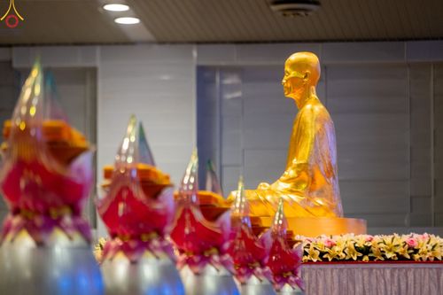 ภาพ No.88886:พิธีบูชาครูผู้ค้นพบวิชชาธรรมกาย วันศุกร์ที่ 29 กันยายน พ.ศ. 2566 วันเพ็ญขึ้น 15 ค่ำ เดือน 10 ณ วัดพระธรรมกาย