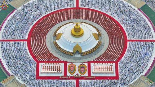 ภาพ No.200587:พิธีจุดประทีปถวายเป็นพุทธบูชา และบูชาธรรมมหาปูชนียาจารย์ ณ อนุสรณ์สถานบางปลา วัดบางปลา อำเภอบางเลน จังหวัดนครปฐม ในโครงการธรรมยาตรา กตัญญูบูชา มหาปูชนียาจารย์ พระมงคลเทพมุนี(สด จนฺทสโร) พระผู้ปราบมาร อนุสรณ์สถาน 7 แห่ง ปีที่ 13 วันที่ 23 มกราคม พ.ศ. 2568