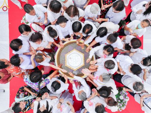 ภาพ No.140428:พิธีตอกเสาเข็มเป็นปฐมฤกษ์ เพื่อสร้างกุฎิและหอสวดมนต์ และพิธีทอดผ้าป่าบำรุงวัด ณ วัดกลางธนรินทร์ ต.บ้านแป้ง อ.พรหมบุรี จ.สิงห์บุรี วันอาทิตย์ที่ 9 มิถุนายน พ.ศ.2567