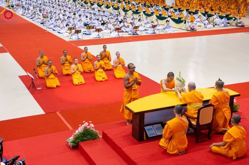 ภาพ No.95255:พิธีมุทิตาพระมหาเถระและพระเถระ ครั้งที่ 29 วันอาทิตย์ที่ 19 พฤศจิกายน พ.ศ. 2566 ณ ห้องแก้วสารพัดนึก สภาธรรมกายสากล วัดพระธรรมกาย