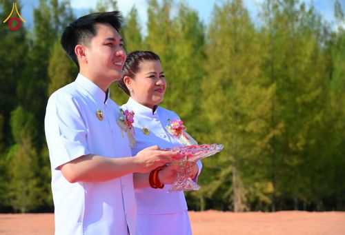 ภาพ No.162070:พิธีโปรยรัตนชาติ ลานอเนกประสงค์พญานาค 4 ตระกูล วันพฤหัสบดีที่ 17 ตุลาคม พ.ศ. 2567 ณ พุทธอุทยานนานาชาติ จังหวัดหนองคาย