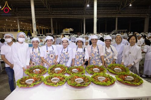 ภาพ No.121544:พิธีถวายภัตตาหารเป็นสังฆทาน แด่คณะพระธรรมยาตรา ปีที่ 12 วันที่ 31 มกราคม พ.ศ. 2567 ณ สภาธรรมกายสากล วัดพระธรรมกาย