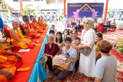 ภาพ No.93716:พิธีทอดกฐินสามัคคี ณ วัดมงคลพุกการาม จ.ปทุมธานี เพื่อปฏิสังขรณ์ถาวรวัตถุทุกสิ่ง วันอาทิตย์ที่ 12 พฤศจิกายน พ.ศ. 2566