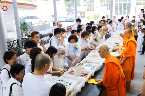 ภาพ No.115616:พิธีถวายภัตตาหารเป็นสังฆทาน แด่คณะพระธรรมยาตรา ปีที่ 12 วันที่ 20 มกราคม พ.ศ. 2567 ณ วัดโบสถ์(บน) บางคูเวียง จ.นนทบุรี