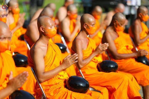 ภาพ No.103284:พิธีตักบาตรพระธรรมทายาท 1,000 รูป ณ มหาเจดีย์บุโรพุทโธ ประเทศอินโดนีเซีย ในวันที่ 20 ธันวาคม พ.ศ. 2566