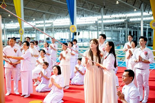 ภาพ No.235551:วันอาทิตย์ที่ 27 กรกฎาคม พ.ศ. 2568 พิธีจุดเทียนใจ ไฟนิรันด์ อนันตชัย ณ วัดพระธรรมกาย จ.ปทุมธานี