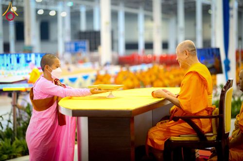 ภาพ No.127050:พิธีมอบใบประกาศเกียรติคุณองค์กรนานาชาติ และหน่วยงานที่ชักชวนคนร่วมโครงการนั่งสมาธิเพื่อสันติภาพโลกมากที่สุด วันอาทิตย์ที่ 1 มีนาคม พ.ศ. 2567 ณ สภาธรรมกายสากล วัดพระธรรมกาย