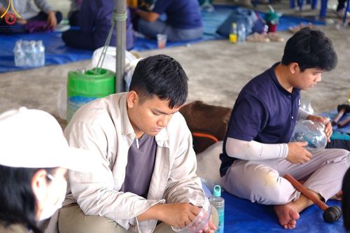 ภาพ No.127431:V.31 ทุ่มเทเพื่อบางกล่ำ การเตรียมงานของเจ้าหน้าที่หน่วยงานต่างๆ  เพื่องานธรรมยาตราอัญเชิญพระบรมสารีริกธาตุ ประดิษฐาน ณ มหารัตนเจดีย์สิริปทุมสวรรค์ (เจดีย์อริยพุทธะ 5 พระองค์) ณ ศูนย์ปฏิบัติธรรมภาคใต้ อ.บางกล่ำ จ.สงขลา ระหว่างวันที่ 9-10 มีนาคม พ.ศ. 2567