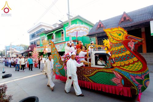 ภาพ No.224368:วันที่ 8 พฤษภาคม พ.ศ. 2568 พิธีถวายมหาสังฆทาน 101 วัด  บูชาธรรมอายุวัฒนมงคล 100 ปี สมเด็จอาชญาธรรมพระเจ้า สมเด็จพระสังฆราชแห่งคณะสงฆ์ไทยเขิน นครเชียงตุง ในนามพระครูบาไชยบูลย์ ธัมมชโย ณ วัดราชฐานหลวงเชียงยืน รัฐฉาน สาธารณรัฐแห่งสหภาพเมียนมา