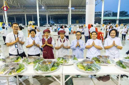 ภาพ No.120588:พิธีถวายภัตตาหารเป็นสังฆทาน แด่คณะพระธรรมยาตรา ปีที่ 12 วันที่ 29 มกราคม พ.ศ. 2567 ณ สภาธรรมกายสากล วัดพระธรรมกาย