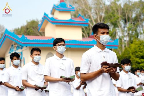 ภาพ No.75742:พิธีตัดปอยผม และ ปลงผมนาคธรรมทายาท ในโครงการบรรพชาสามเณรหมู่ครั้งที่ 3 วันที่ 9 กุมภาพันธ์ พ.ศ. 2566 ณ วัดเบงกาลี เมืองคากาจารี ประเทศบังกลาเทศ