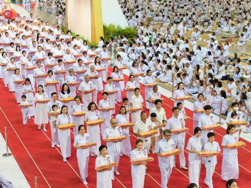 ภาพ No.167683:พิธีทอดกฐิน และ พิธีกรานกฐิน ในวันอาทิตย์ที่ 3 พฤศจิกายน พ.ศ. 2567 ณ วัดพระธรรมกาย จ.ปทุมธานี