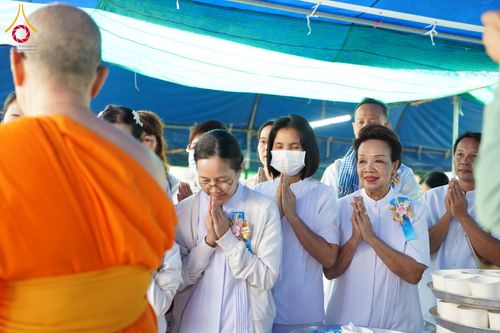 ภาพ No.198306:พิธีถวายภัตตาหารเป็นสังฆทาน แด่พระธรรมยาตรา ณ อนุสรณ์สถานบางปลา วัดบางปลา อำเภอบางเลน จังหวัดนครปฐม ในโครงการธรรมยาตรา กตัญญูบูชา มหาปูชนียาจารย์ พระมงคลเทพมุนี(สด จนฺทสโร) พระผู้ปราบมาร อนุสรณ์สถาน 7 แห่ง ปีที่ 13 วันที่ 20 มกราคม พ.ศ. 2568