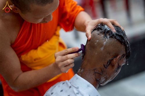 ภาพ No.231023:วันที่ 1 กรกฎาคม พ.ศ. 2568 โครงการบรรพชาสามเณร 300 รูป ถวายเป็นพุทธบูชา  วันอาสาฬหบูชา ณ จุดกำเนิดพระรัตนตรัย  ต้นแหล่งธัมมจักกัปปวัตตนสูตร เมืองพาราณสี  สารนาถ ประเทศอินเดีย