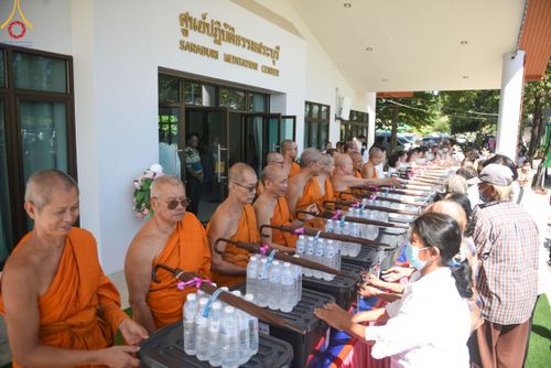 ภาพ No.103570:พิธีถวายจตุปัจจัย และภัตตาหารเป็นสังฆทาน , พิธีมอบอักษรสารตราตั้งฐานานุกรม และพัดยศ , การประชุมคณะสงฆ์ประจำจังหวัดสระบุรี  ณ ศูนย์ปฏิบัติธรรมจังหวัดสระบุรี อ.พระพุทธบาท จ.สระบุรี   วันอังคารที่ 19 ธันวาคม  พ.ศ. 2566