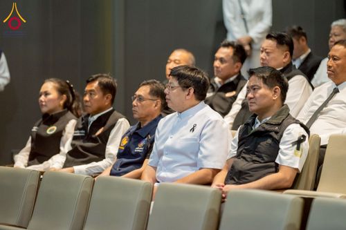 ภาพ No.271905:วันที่ 22 พฤศจิกายน พ.ศ. 2568 ผู้ว่าฯ ปทุมธานี ลงพื้นที่เยี่ยม “อำเภอคลองหลวง” พร้อมชมการเตรียมความพร้อมเทศกาลสวนดอกไม้ปทุมธานี “ทุ่งสวรรค์ ตะวันฉาย” ณ วัดพระธรรมกาย