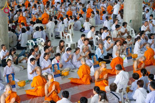 ภาพ No.62539:พิธีถวายบาตรเเละไทยธรรม ในโครงการอุปสมบทหมู่ บูชาธรรมหลวงพ่อธัมมชโย พ.ศ.2567 ณ ลานธรรม พระมหาธรรมกายเจดีย์ วันที่ 13 เมษายน พ.ศ.2567