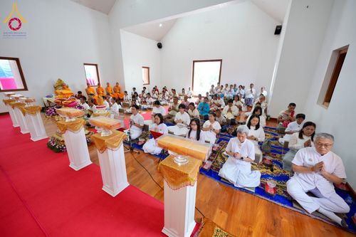 ภาพ No.175523:พิธีทอดกฐิน วัดดงดินแดง อ.อมก๋อย จ.เชียงใหม่ ในโครงการกฐินสามัคคีทั่วไทย 30,000 วัด บูชาธรรม 80 ปี หลวงพ่อธัมมชโย โดยคณะศิษยานุศิษย์วัดพระธรรมกาย วันที่ 9 พฤศจิกายน พ.ศ. 2567