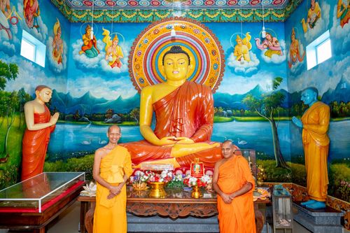 ภาพ No.264458:วันที่ 23 ตุลาคม พ.ศ. 2568 พิธีทอดกฐินสมทบ วัดกัลยาณมิตรต่างประเทศ  บูชาธรรม 81 ปี หลวงพ่อธัมมชโย  ณ วัดศรีอโรคา รามายา , วัดศรีธรรมราชา , วัดเปรดีปะกันเด วิหารายา ในเมืองมาตะเล ประเทศศรีลังกา 