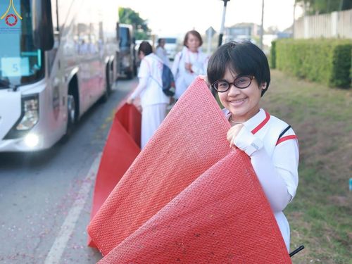 ภาพ No.198702:V.50 สารพัดV สารพัดดี ที่ธรรมยาตรา ในโครงการธรรมยาตรา กตัญญูบูชา มหาปูชนียาจารย์ พระมงคลเทพมุนี(สด จนฺทสโร) พระผู้ปราบมาร อนุสรณ์สถาน 7 แห่ง ปีที่ 13 ระหว่างวันที่ 2-31 มกราคม พ.ศ. 2568