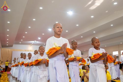 ภาพ No.58542:โครงการบรรพชาสามเณร ภาคฤดูร้อน เฉลิมพระเกียรติพระบาทสมเด็จพระเจ้าอยู่หัว เนื่องในโอกาส พระราชพิธีมหามงคลเฉลิมพระชนมพรรษา 6 รอบ 28 กรกฎาคม พ.ศ. 2567 ระหว่างวันที่ 20 เมษายน ถึง 6 พฤษภาคม 2567 ณ วัดกลางธนรินทร์ (ธรรมอุทยานบ้านแป้ง)