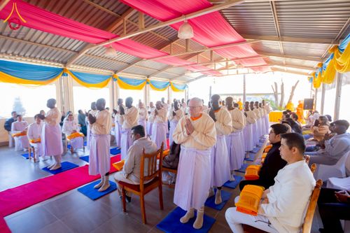 ภาพ No.231628:โครงการบรรพชาอุปสมบทหมู่ครั้งที่ 2 ณ วัดพระธรรมกายโจฮันเนสเบิร์ก ประเทศแอฟริกาใต้ วันอาทิตย์ 29 มิถุนายน พ.ศ. 2568