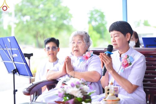 ภาพ No.138457:พิธีทอดผ้าป่าสามัคคี เพื่อสมทบทุนสร้างหอฉัน ๑๑๓ปี คุณยายอาจารย์มหารัตนอุบาสิกาจันทร์ขนนกยูง ครั้งที่ ๘ ในวันศุกร์ ที่ ๒๔ พฤษภาคม พ.ศ. ๒๕๖๗ ณ ศูนย์การศึกษาจอมบึง ต.รางบัว อ.จอมบึง จ.ราชบุรี