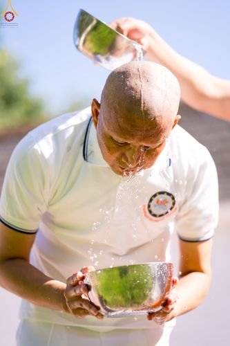 ภาพ No.83336:พิธีตัดปอยผมธรรมทายาทและฝากตัวเป็นศิษย์ ในโครงการอบรมพระธรรมทายาททวีปยุโรป รุ่นที่ 9 วันพุธที่ 12 มิถุนายน พ.ศ. 2566 ณ วัดพระธรรมกายเบเนลักซ์ ประเทศเบลเยี่ยม