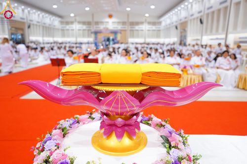 ภาพ No.95080:พิธีทอดกฐินสามัคคีทั่วไทย 5,000 วัด ณ สถาบันธรรมชัย จ.อยุธยา วันที่ 12 พฤศจิกายน พ.ศ. 2566