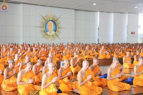 ภาพ No.208345:พิธีสวดพระพุทธมนต์ และถวายภัตตาหารเมนูสวรรค์แด่พระภิกษุ สามเณร วันที่ 15 กุมภาพันธ์ พ.ศ. 2568 ณ หอฉันคุณยายอาจารย์ฯ วัดพระธรรมกาย