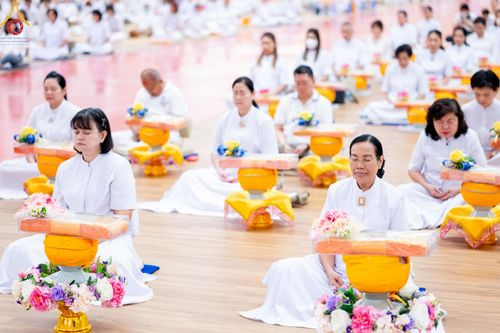 ภาพ No.212790:วันอาทิตย์ที่ 23 มีนาคม พ.ศ. 2568 พิธีร่วมบุญโครงการบรรพชาสามเณร 5,000 รูป ณ ห้องแก้วสารพัดนึก 2 วัดพระธรรมกาย