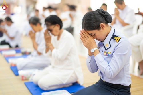 ภาพ No.101117:พิธีอุปสมบทหมู่ ในโครงการอุปสมบทบูชาธรรม มหาปูชนียาจารย์ พ.ศ. 2566 ณ วัดท่าเกวียน อำเภอพนมสารคาม จังหวัดฉะเชิงเทรา วันที่ 5 ธันวาคม พ.ศ. 2566